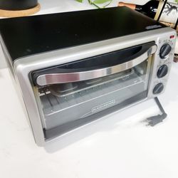  BLACK+DECKER 4-Slice Convection Oven, Stainless Steel, Curved  Interior fits a 9 inch Pizza, TO1313SBD: Home & Kitchen