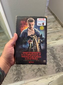 Stranger things season 1 Blu-ray and DVD set