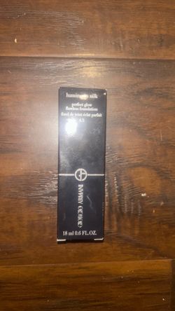 Giorgio Armani Luminous Silk Foundation Shade 4.5