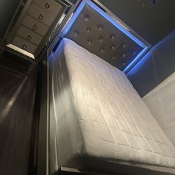 Queen size bed frame 