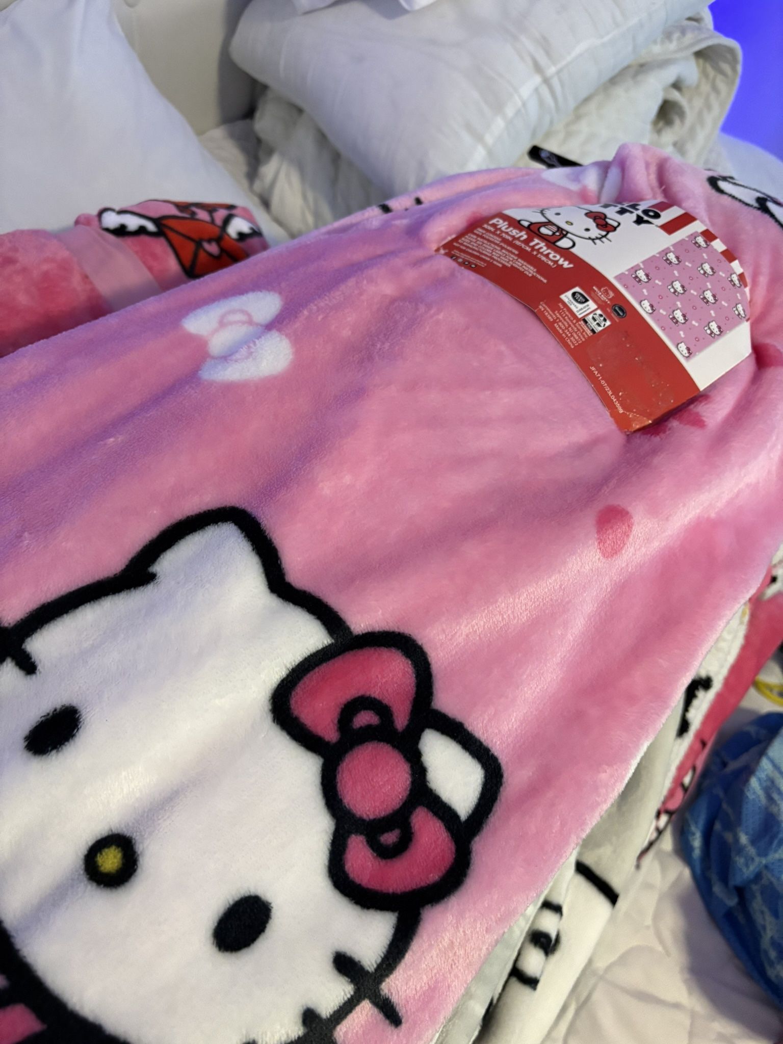 Hello Kitty Throw