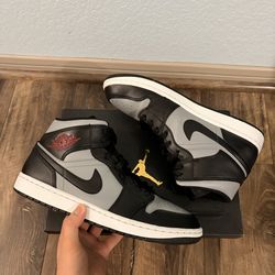 Air Jordan 1 Mid Black/Gym Red Particle-Grey