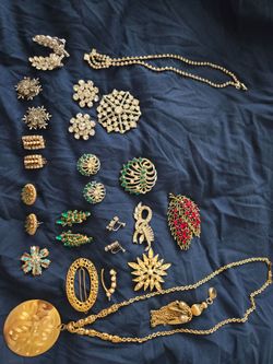 Vintage 40's jewelry