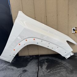 2023 2024 2025 CHEVROLET COLORADO RIGHT SIDE FENDER OEM USED 