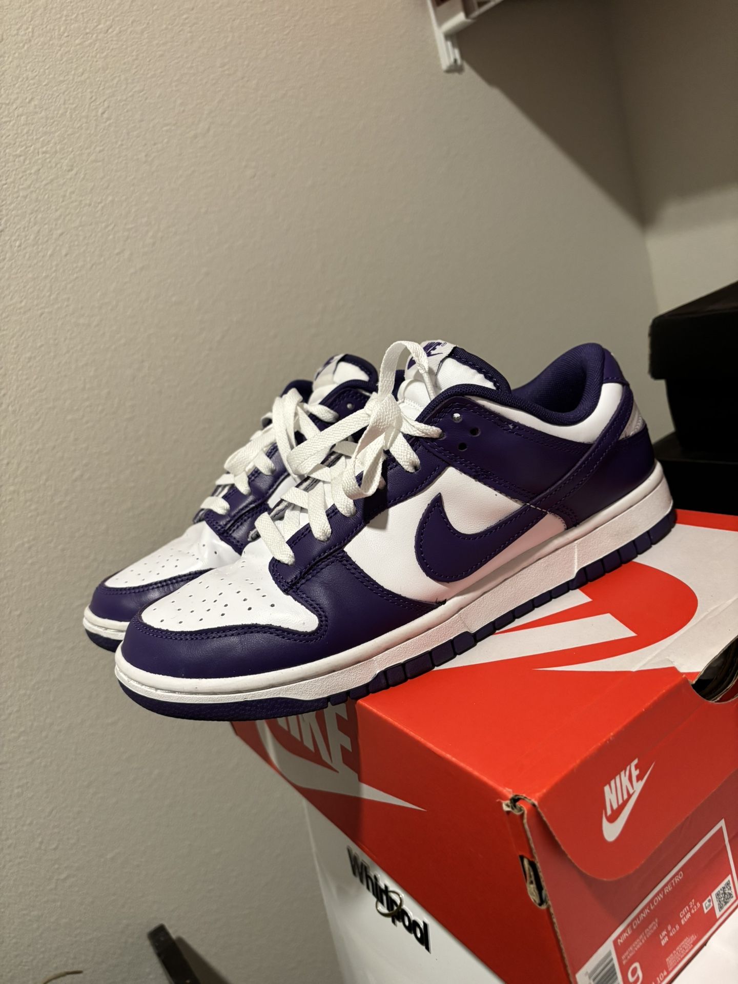 Nike dunk size 9 purple