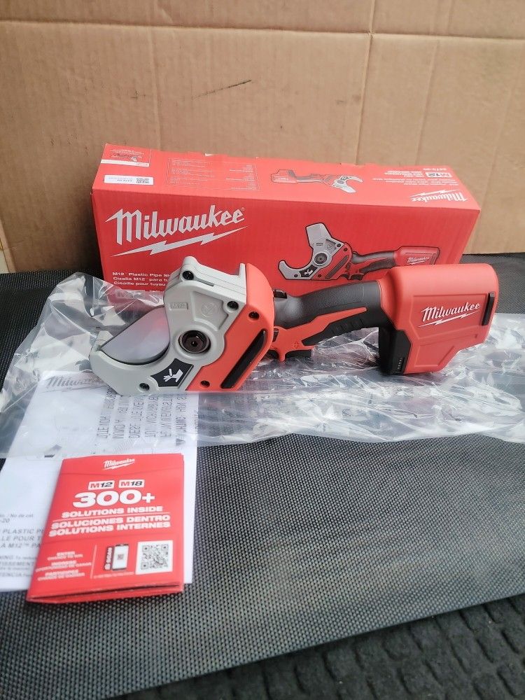 MILWAUKEE M12 12V LITHIUM-ION CORDLESS PVC PIPE SHEAR ( TOOL ONLY ) 