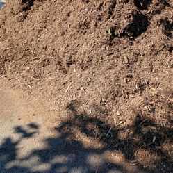 MULCH  FREE TODAY IN RIVERSIDE  Full Truck Load
