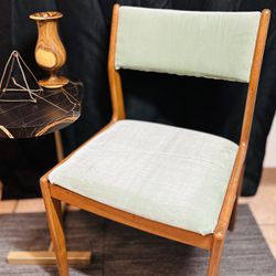 Vintage Mid Century Modern Accent Chair 