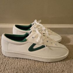 Tretorn Canvas. Size 8.5