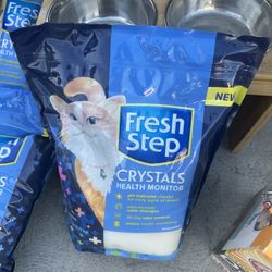 3 New Bags Of Sand Plus 2 Like New And One Box Half Full Take All For 80$  Retail Value 140$ 