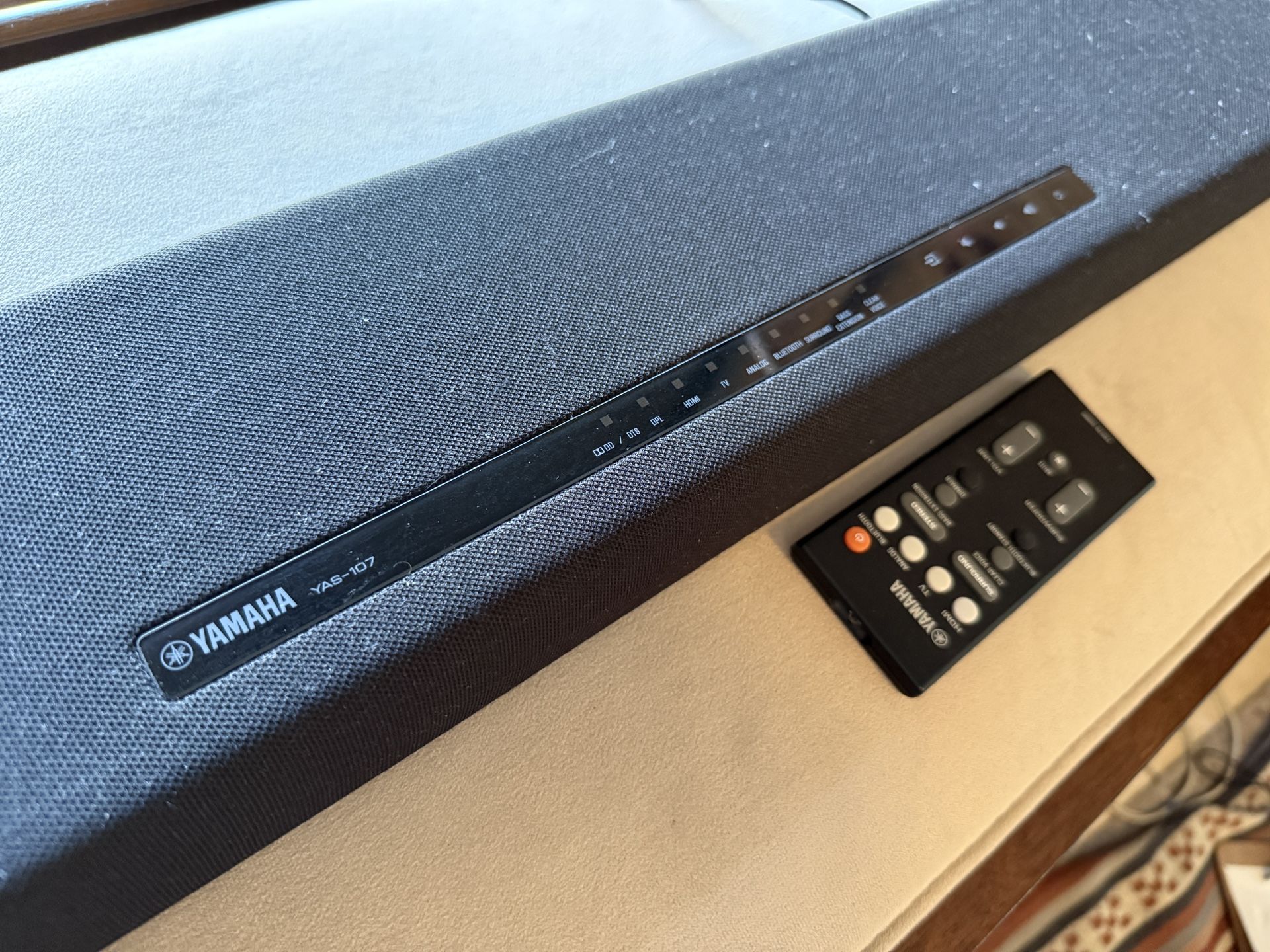 Soundbar Yamaha YAS-107