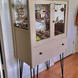 Elegant & Spacious Bird Cage – Excellent Condition