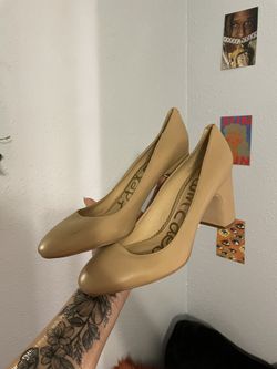 tan heals