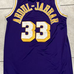 Kareem Abdul Jabbar Lakers Basketball Jersey Size 48 XL Mitchell & Ness All Stitched Preowned