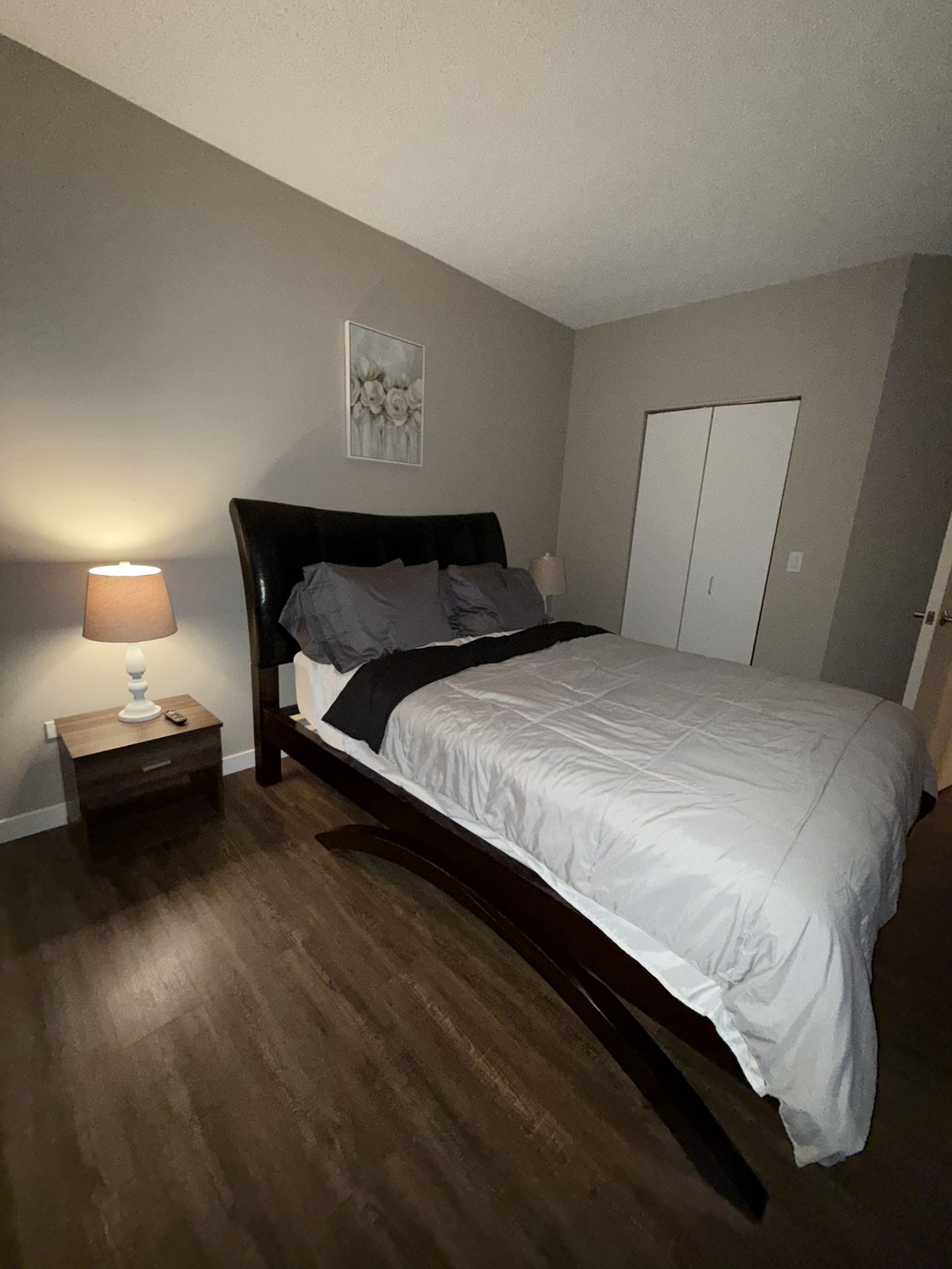 Queen Bed Frame Black/brown + Free Mattress