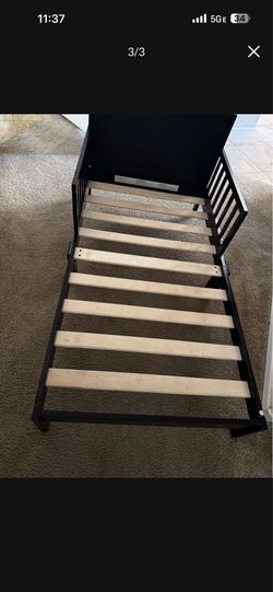 Toddler bed