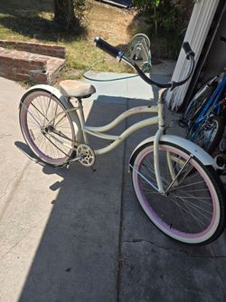 Beach cruiser bicycle