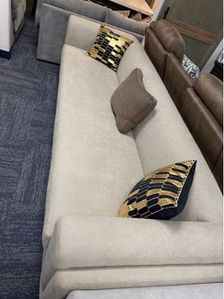 Comfortable and Minimalistic Sofa - Small Space Perfect - SAME DAY DELIVERY