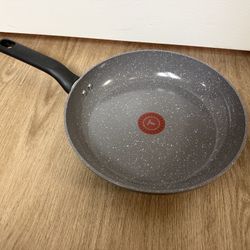 Brand new t fal non stick ceramic fry pan 