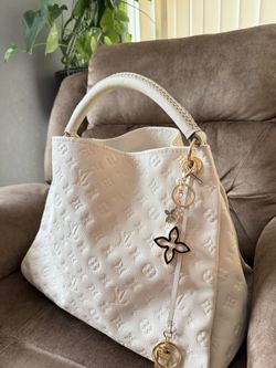 Louis Vuitton artsy mm