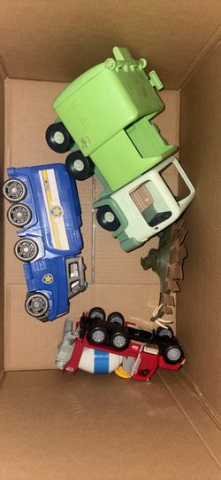 free toy cars *READ DESCRIPTION  *