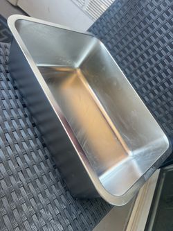 Steel cat liter container