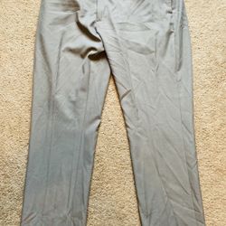 Perry Ellis Portfolio 36 x 32 Light Gray Men’s Pleated Dress Pants; 100% Polyster