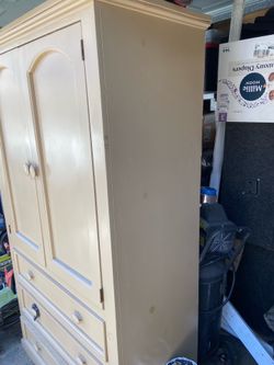 Wood dresser