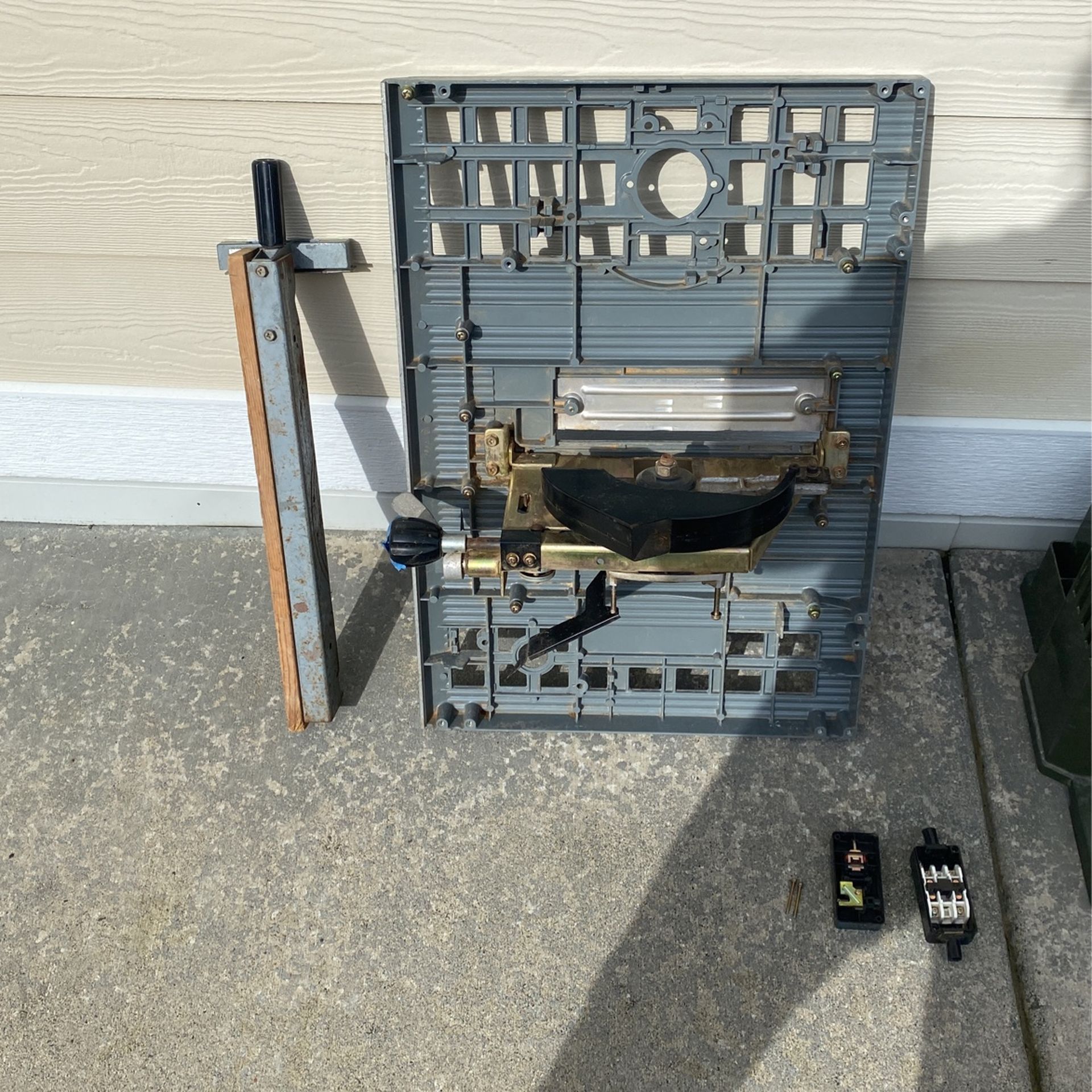 Makita Table Saw Model 2708