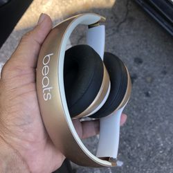 Beats Wireless headphones Solo Gold Model