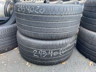 295/40R20 Michelin 295/40/20 used pair of matching 2 tires in great condition 100$ each tire plus tax . Mount available but not included. Wheel alig