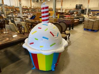 NEW! Big Mouth Cupcake Sprinkler 
