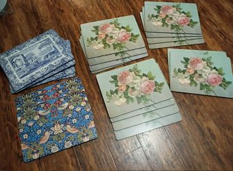 Mixed Floral and Blue Willow Placemats Set