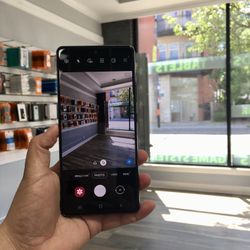 Unlocked Samsung Galaxy A71 With Warranty/ Desbloqueado Con Garantía!!