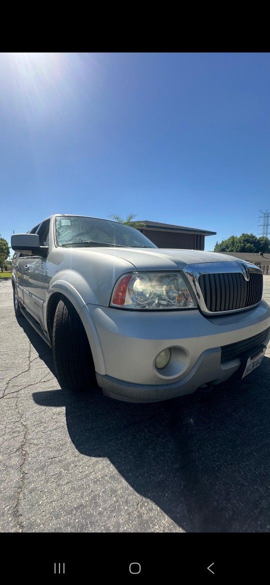2003 Lincoln Navigator