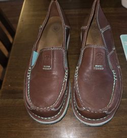 Womens Ariat slip one shoes size 7.5