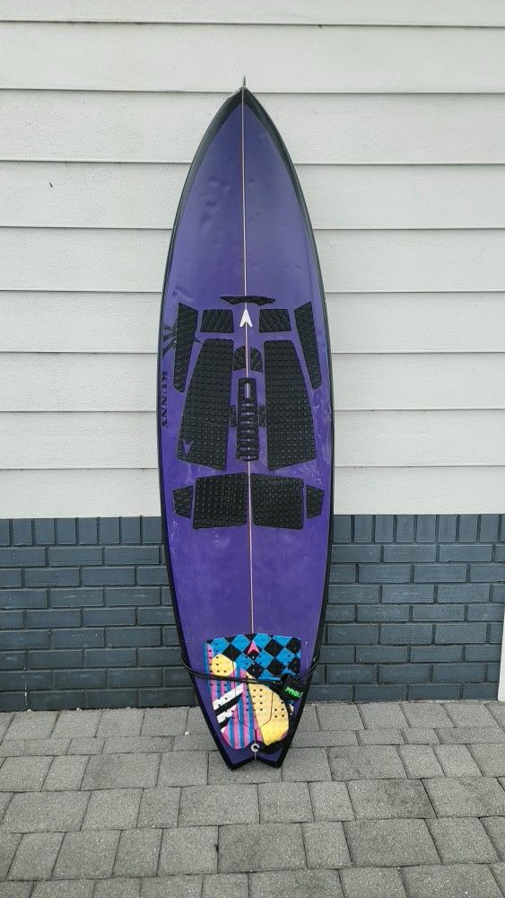 Surfboard 6'6 Hardtop With Leash With A Case For Board
