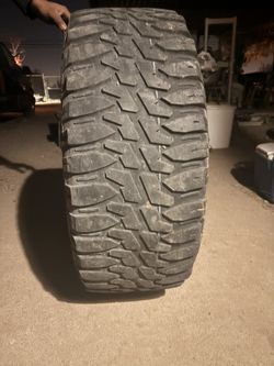 3 Tires Luckyear 35x12.50R20Lt