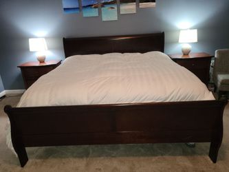 Real wood king bedroom set, very good used condition