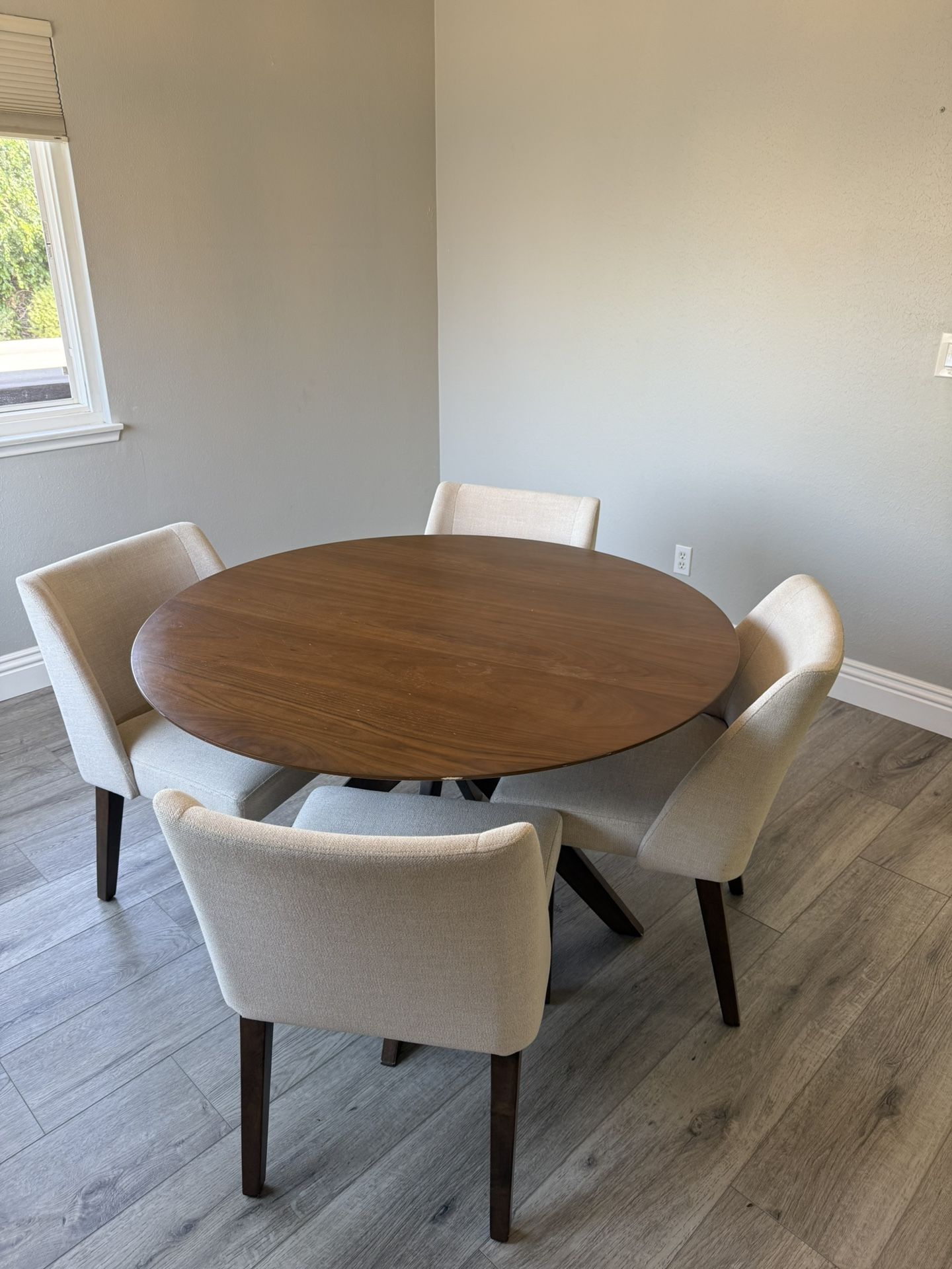 4 Seat Round Modern Dining Table Set