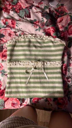 A cute strapless top
