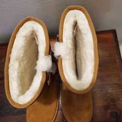 women's boots size 8 M