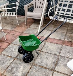 Lawn Spreader