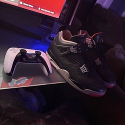 Size 9.5 Jordan 4s 