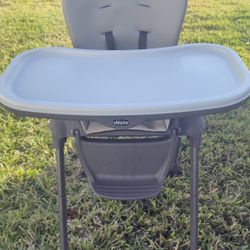 Selling Chicco high chair.