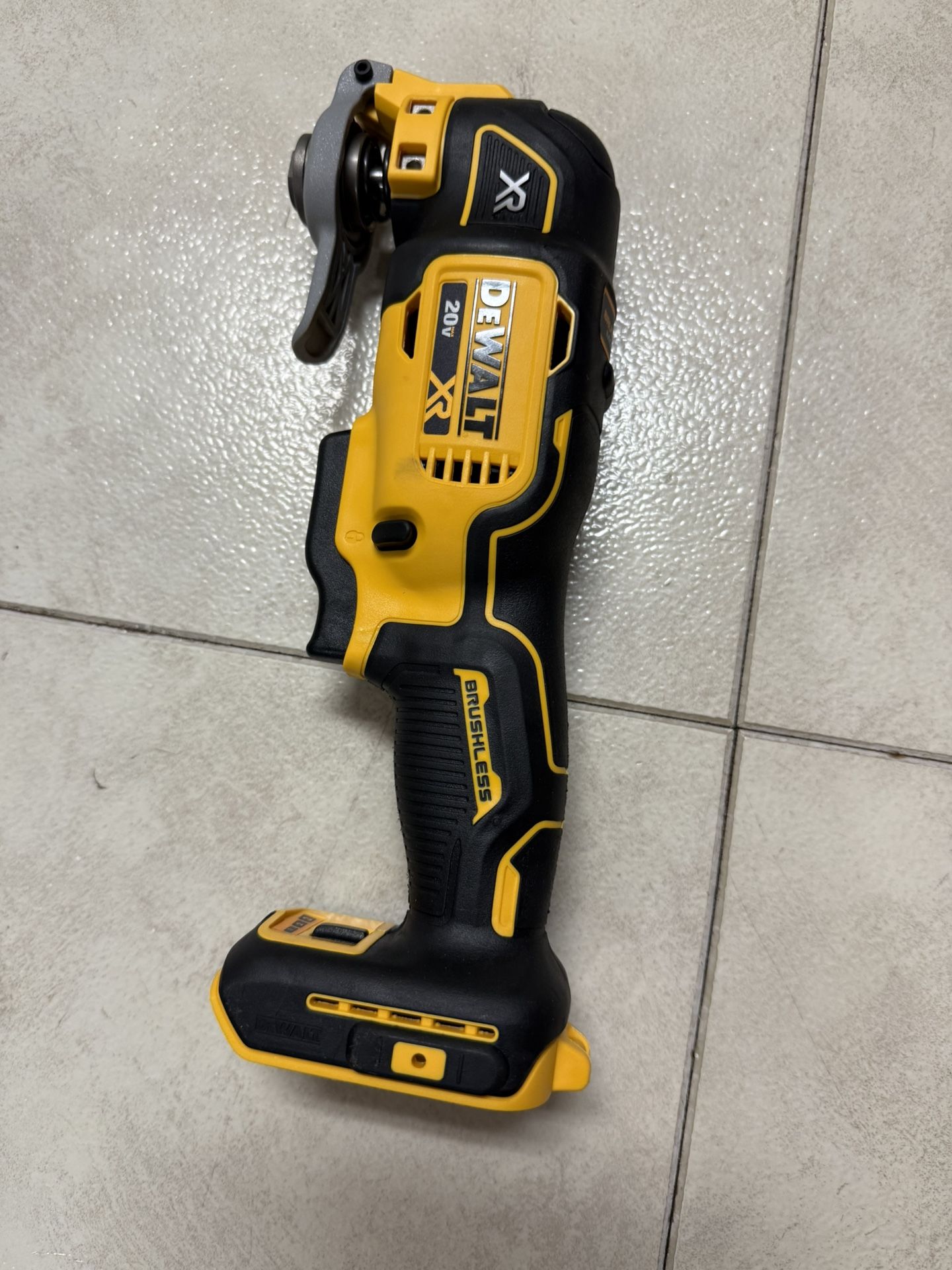 Dewalt cordless Ocillating multitool 3 speeds