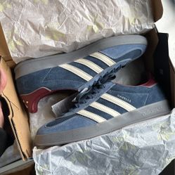 adidas gazelle silver green womens Gazelle Indoor Crew Navy Burgundy – Lacerare