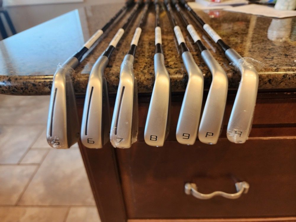Taylormade P790s Iron Set (5-A) - 2024 MODEL