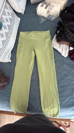 Like new Lululemon pants size 8