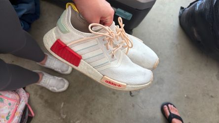 8.5 women’s NMD